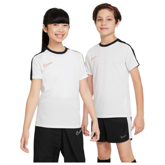 Nike Παιδική κοντομάνικη μπλούζα Dri-FIT Academy23 Nike Παιδική κοντομάνικη μπλούζα Dri-FIT Academy23